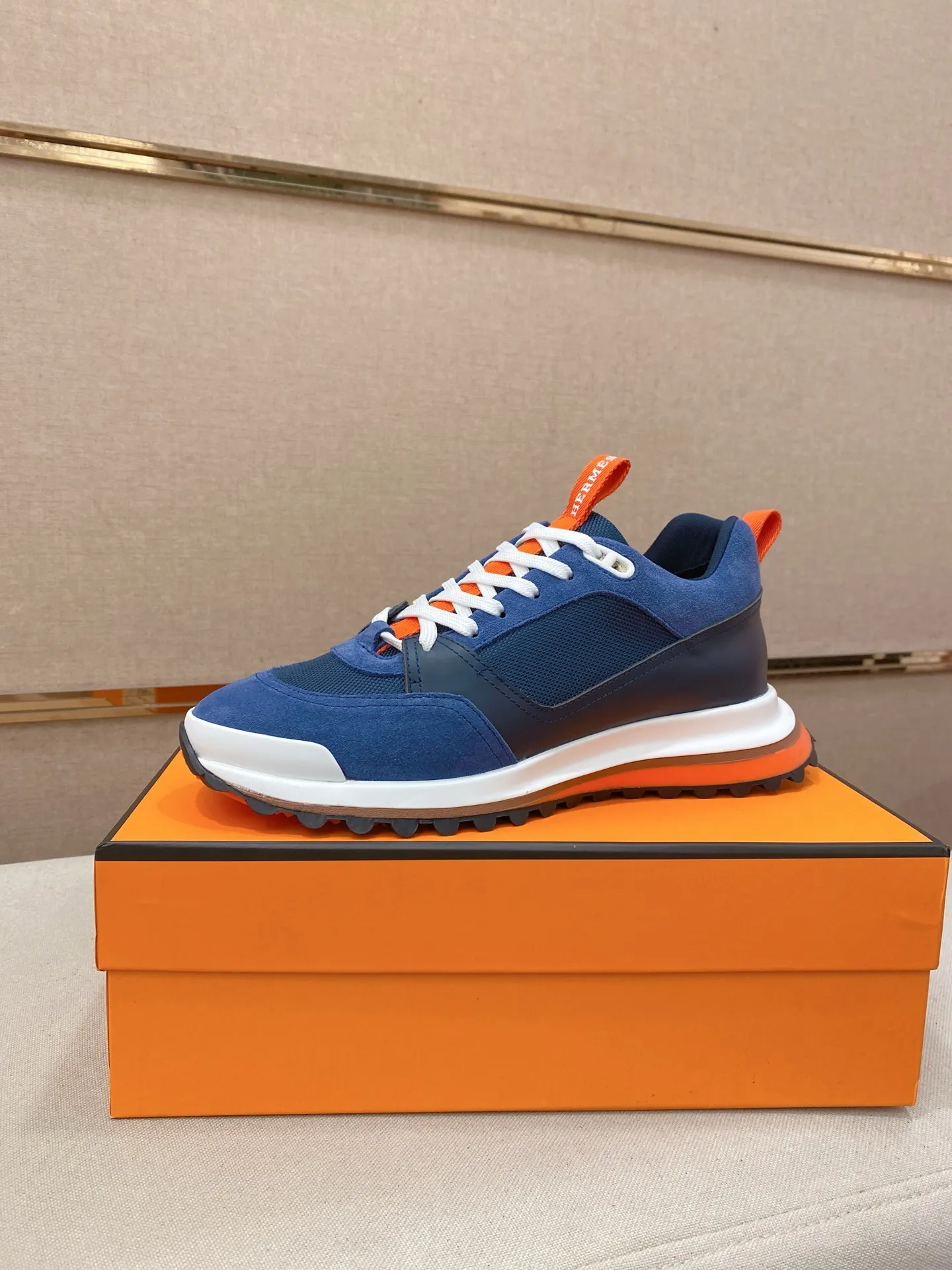 Men's clothing and shoes💰: 520💰《HERMES》【Classic original single version】Hermès; top 🔝purchasing agent🔍🔍men's latest 🇺🇸 counter sales simultaneously, original imported from Italy ▲▲first-layer cowhide ▲▲ (high-end, nobility, class) times) Exquisite workmanship (Italian 🇮🇹Imported water-dyed 🐂cowhide lining) sole: Original sole provided by the original factory, ⚠️exclusive double-layer activity·TPR·rubber·combined molded outsole; super comfortable·wear-resistant·non-slip·environmental protection The real thing is more beautiful if you take the real thing (high quality, follow the order), you can enter and exit the counter at will * Number of yards: 38·39·40·41·42·43·44# (can be customized 45.)
